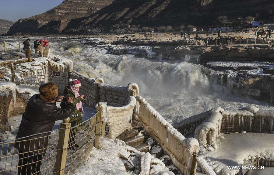 CHINA-YELLOW RIVER-HUKOU WATERFALL-WINTER SCENERY(CN) 