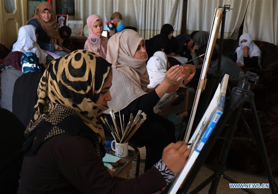 AFGHANISTAN-KANDAHAR-PAINTING COURSE-WOMEN