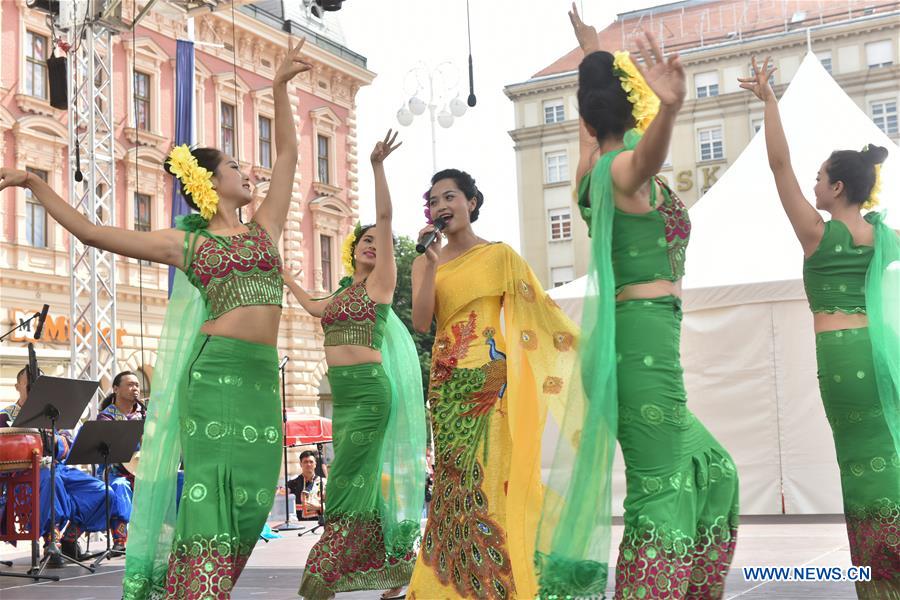 CROATIA-ZAGREB-52ND INTERNATIONAL FOLKLORE FESTIVAL-CHINESE ARTIST