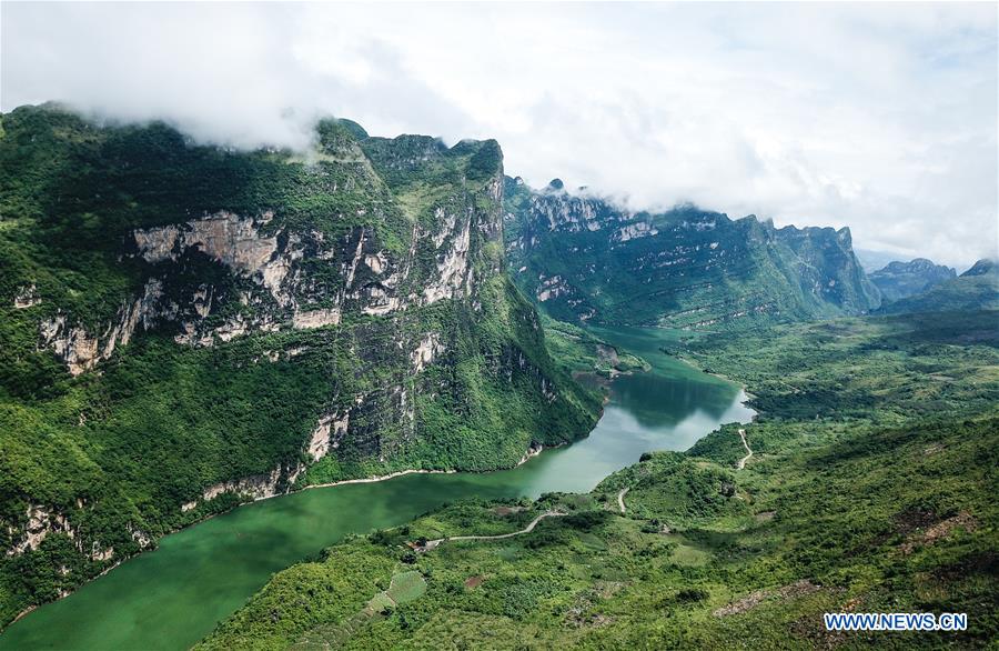 CHINA-GUIZHOU-VALLEY-SCENERY (CN)