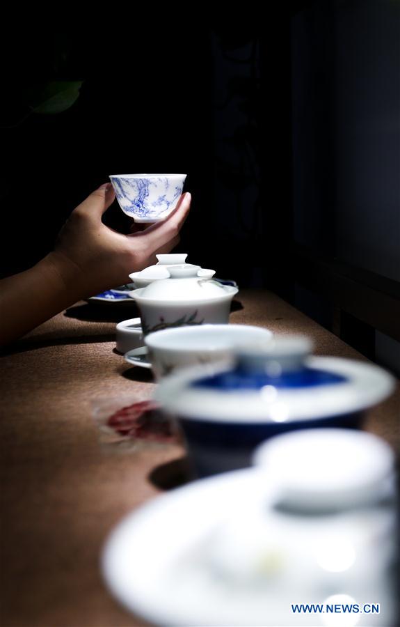 CHINA-JIANGXI-JINGDEZHEN-PORCELAIN-CRAFTSMEN (CN)