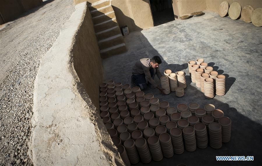 IRAN-LALEJIN CITY-POTTERY