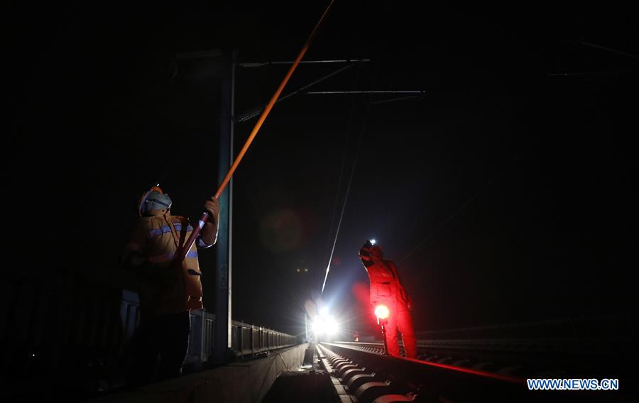 CHINA-SHANGHAI-HIGH-SPEED RAILWAY-MAINTENANCE (CN)