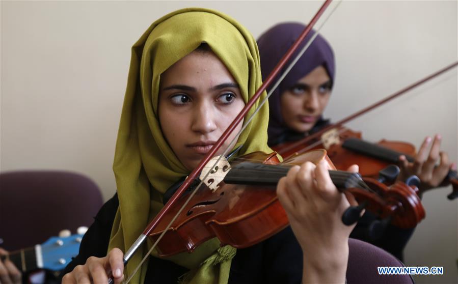 YEMEN-SANAA-FREE MUSIC CLASS